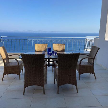 Akoumaros Breeze Villa ยีธิโอ ภายนอก รูปภาพ