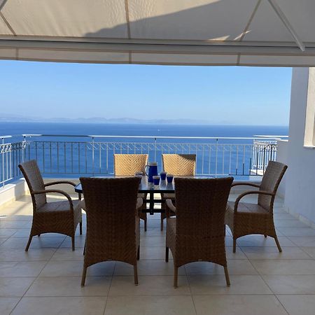 Akoumaros Breeze Villa ยีธิโอ ภายนอก รูปภาพ