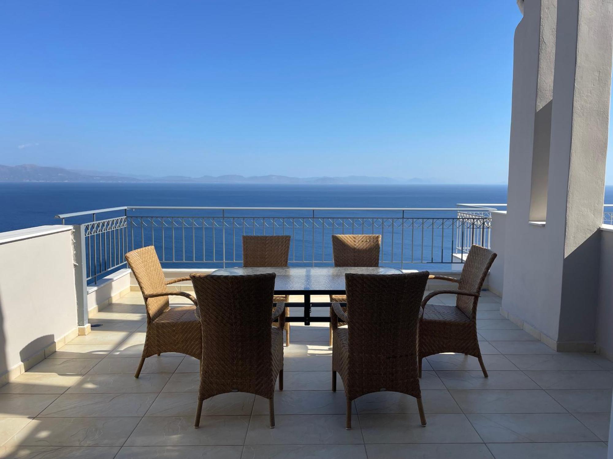 Akoumaros Breeze Villa ยีธิโอ ภายนอก รูปภาพ